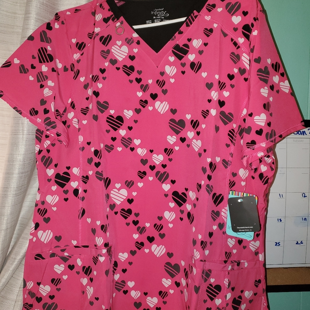 Cherokee scrub top